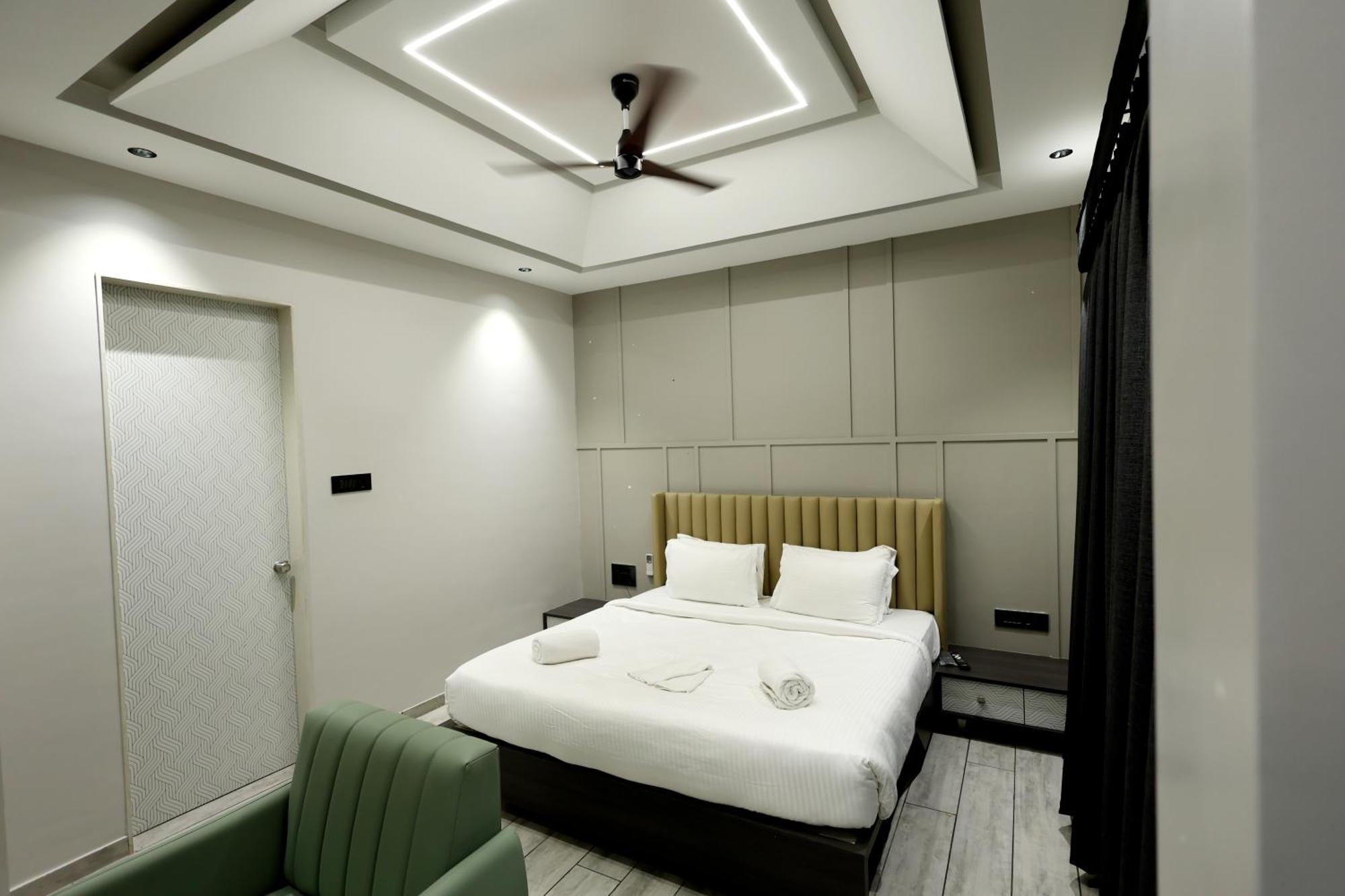 Hotel Statusinn, Ichalkaranji 외부 사진