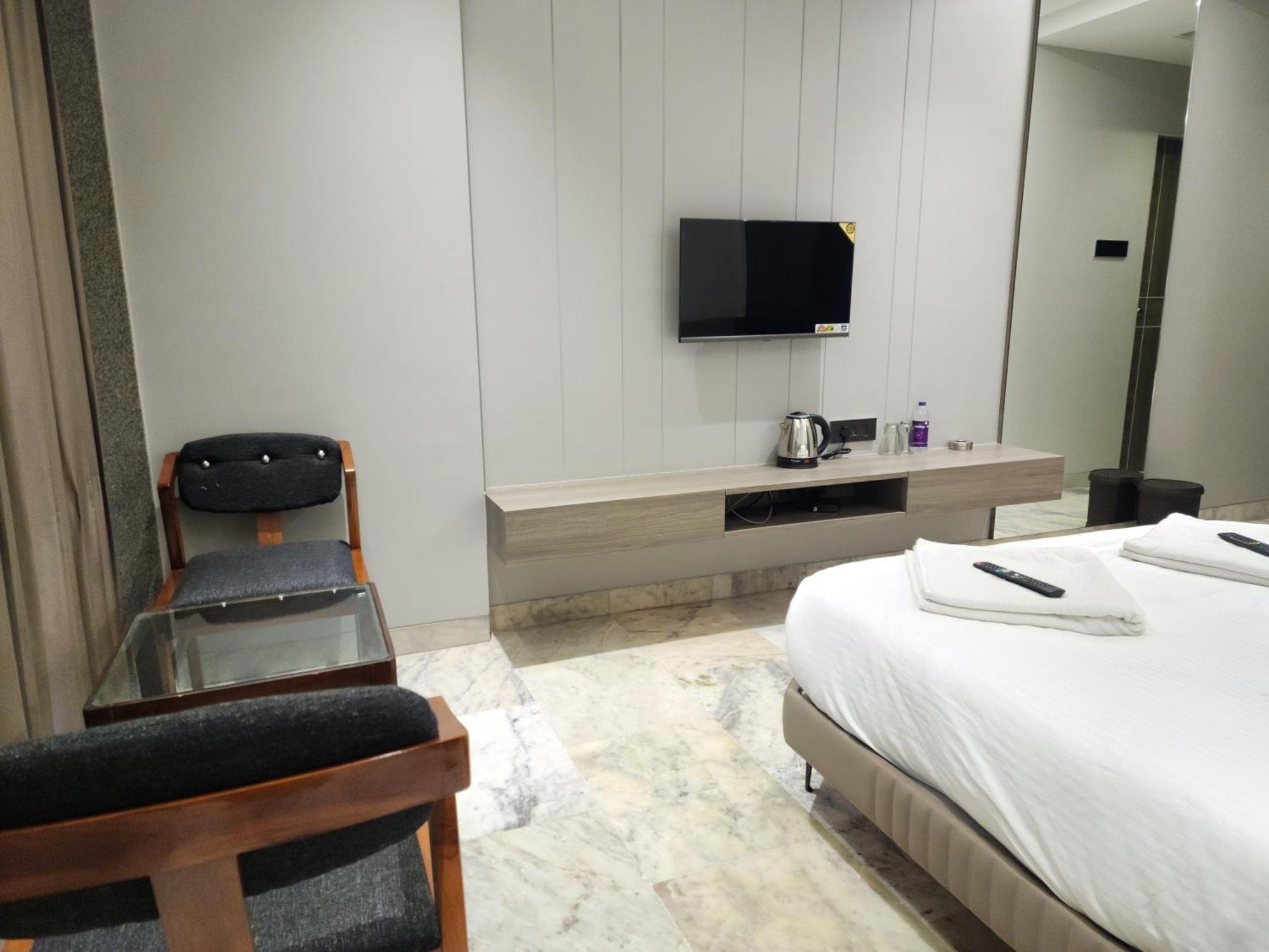 Hotel Statusinn, Ichalkaranji 외부 사진