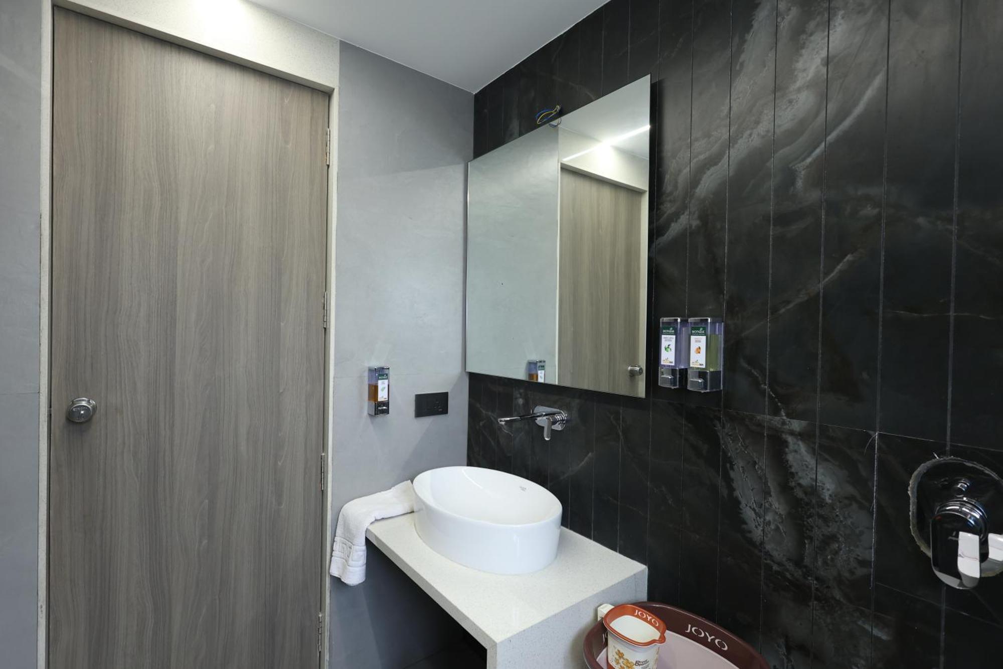 Hotel Statusinn, Ichalkaranji 외부 사진