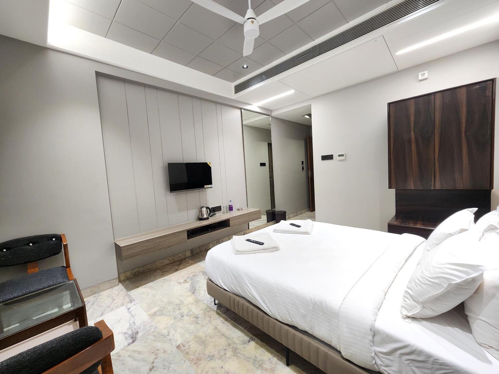 Hotel Statusinn, Ichalkaranji 외부 사진