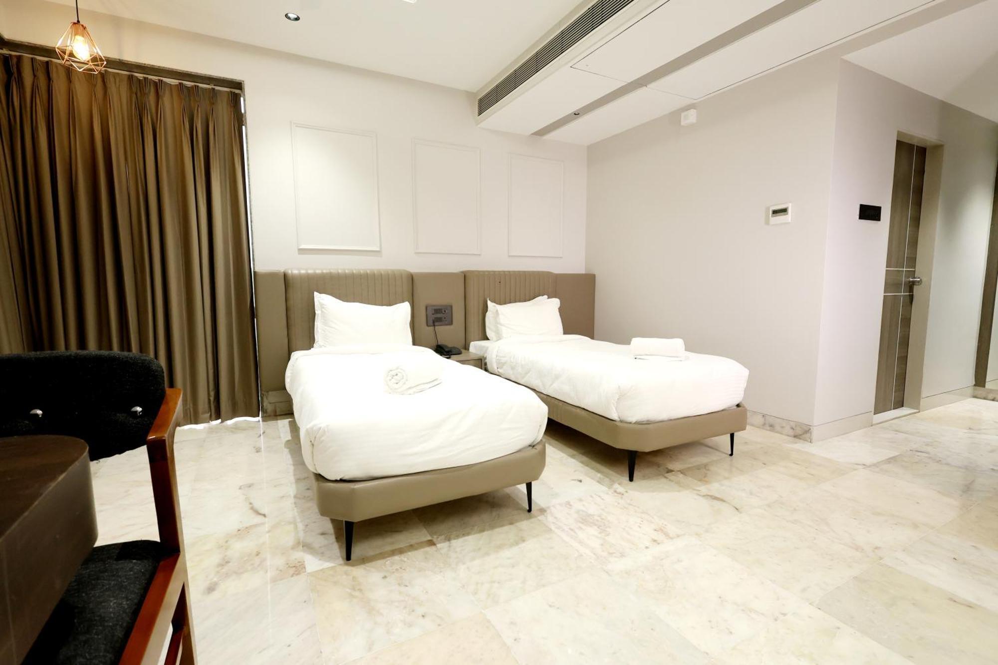 Hotel Statusinn, Ichalkaranji 외부 사진