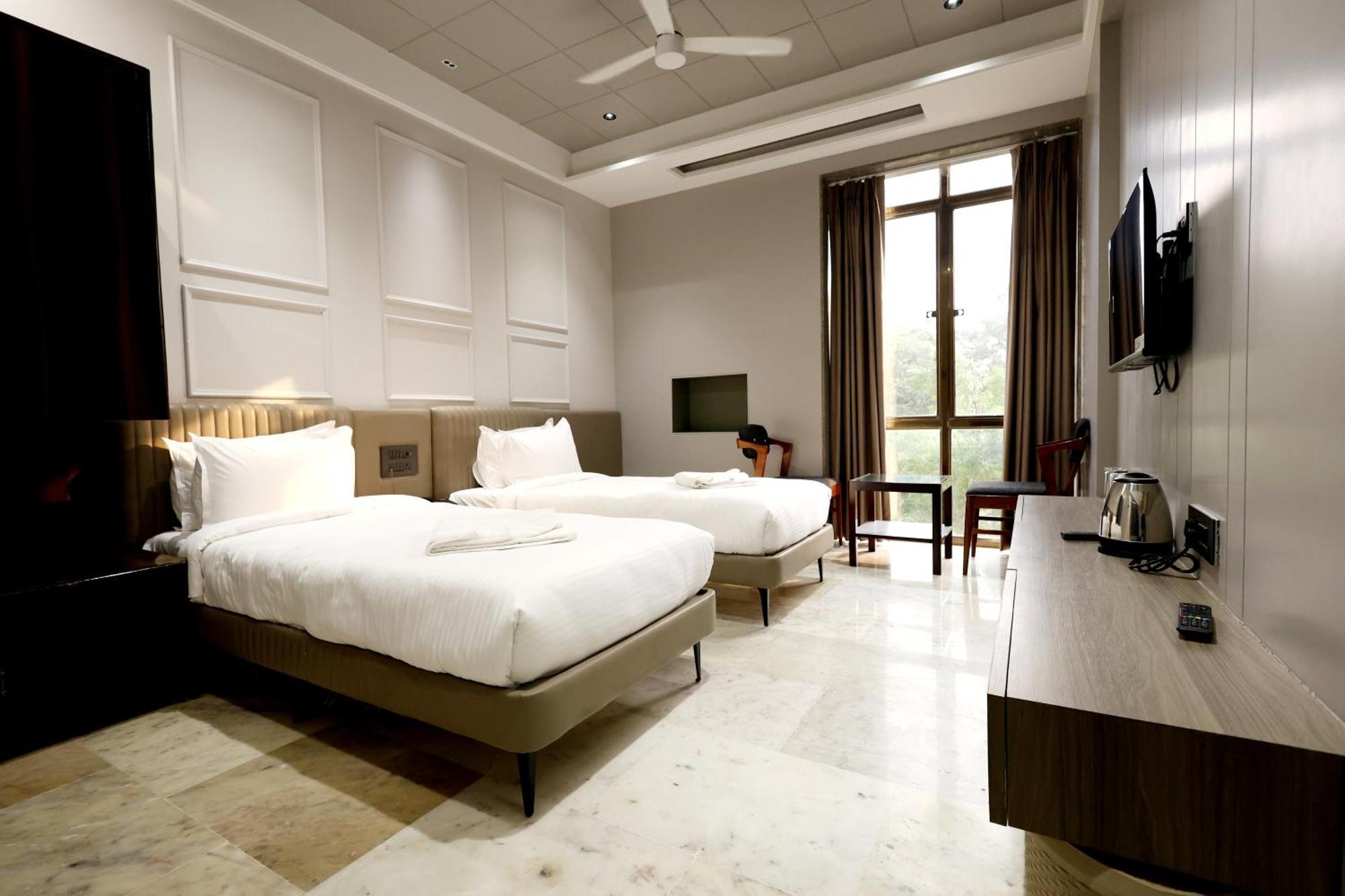 Hotel Statusinn, Ichalkaranji 외부 사진