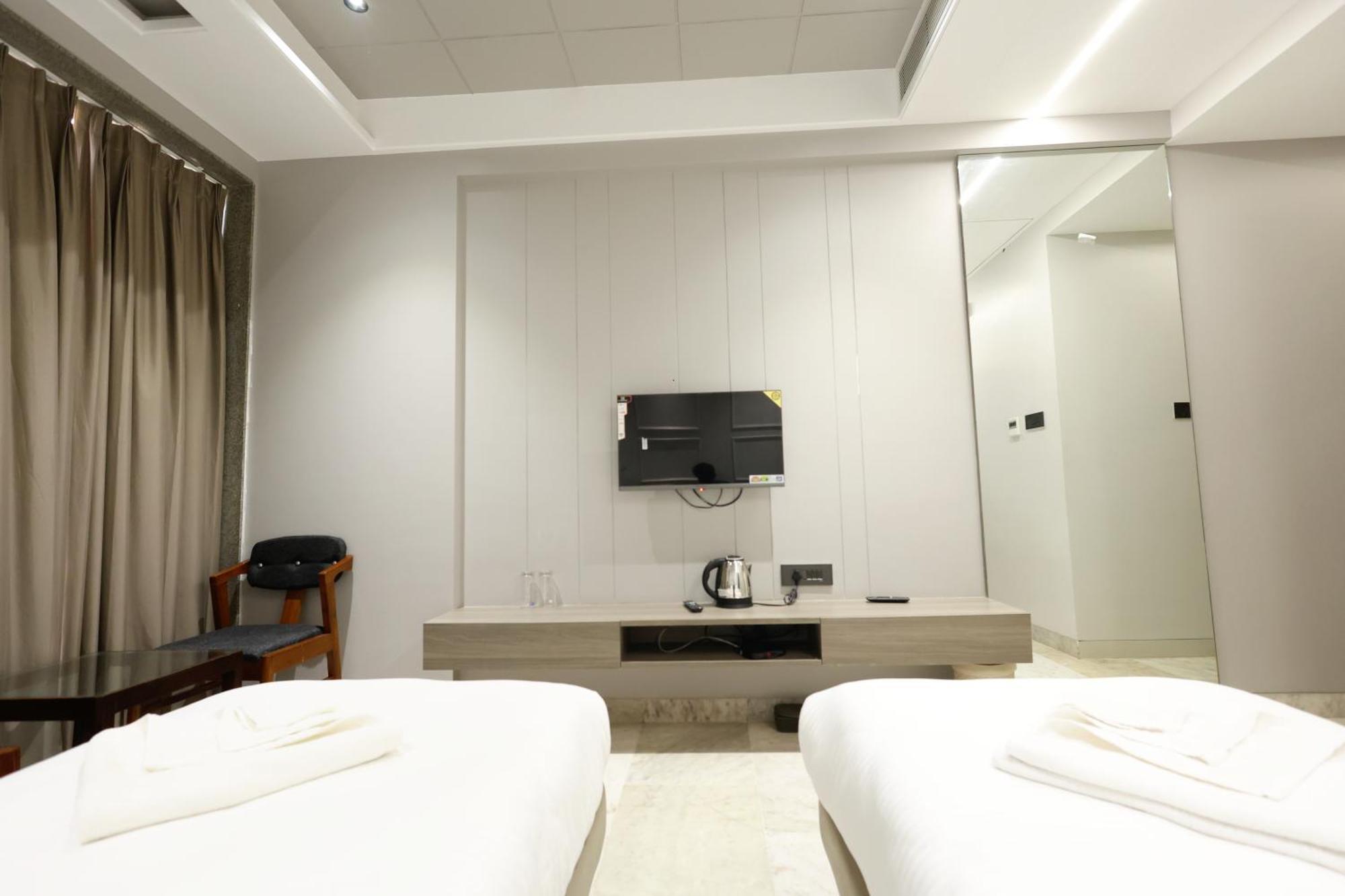 Hotel Statusinn, Ichalkaranji 외부 사진