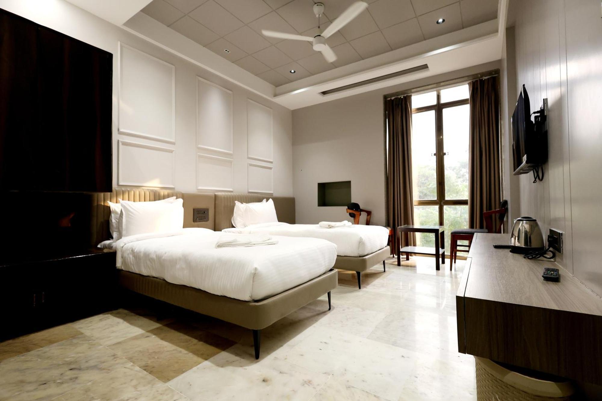 Hotel Statusinn, Ichalkaranji 외부 사진
