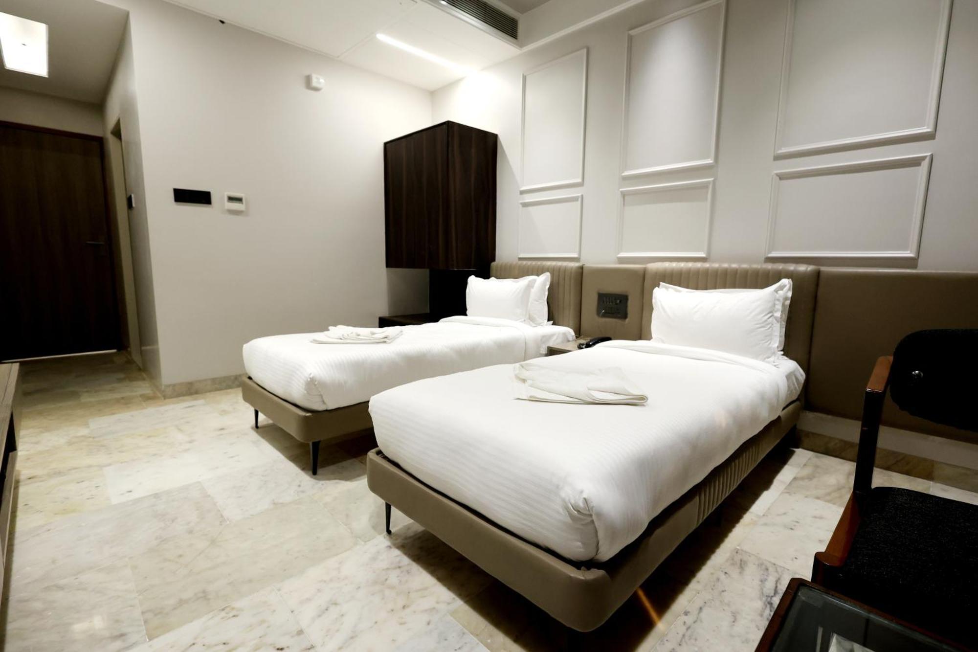 Hotel Statusinn, Ichalkaranji 외부 사진