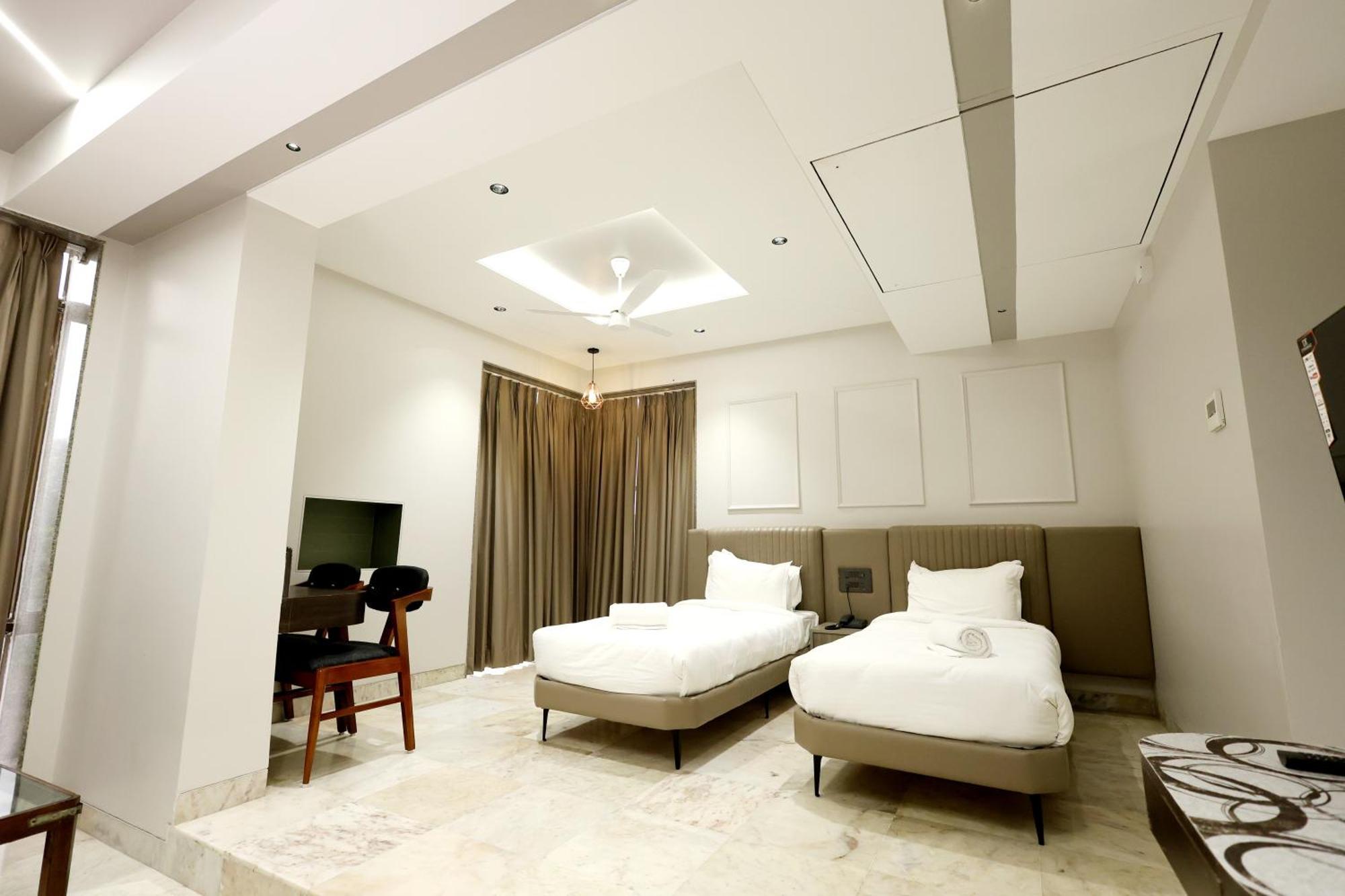 Hotel Statusinn, Ichalkaranji 외부 사진