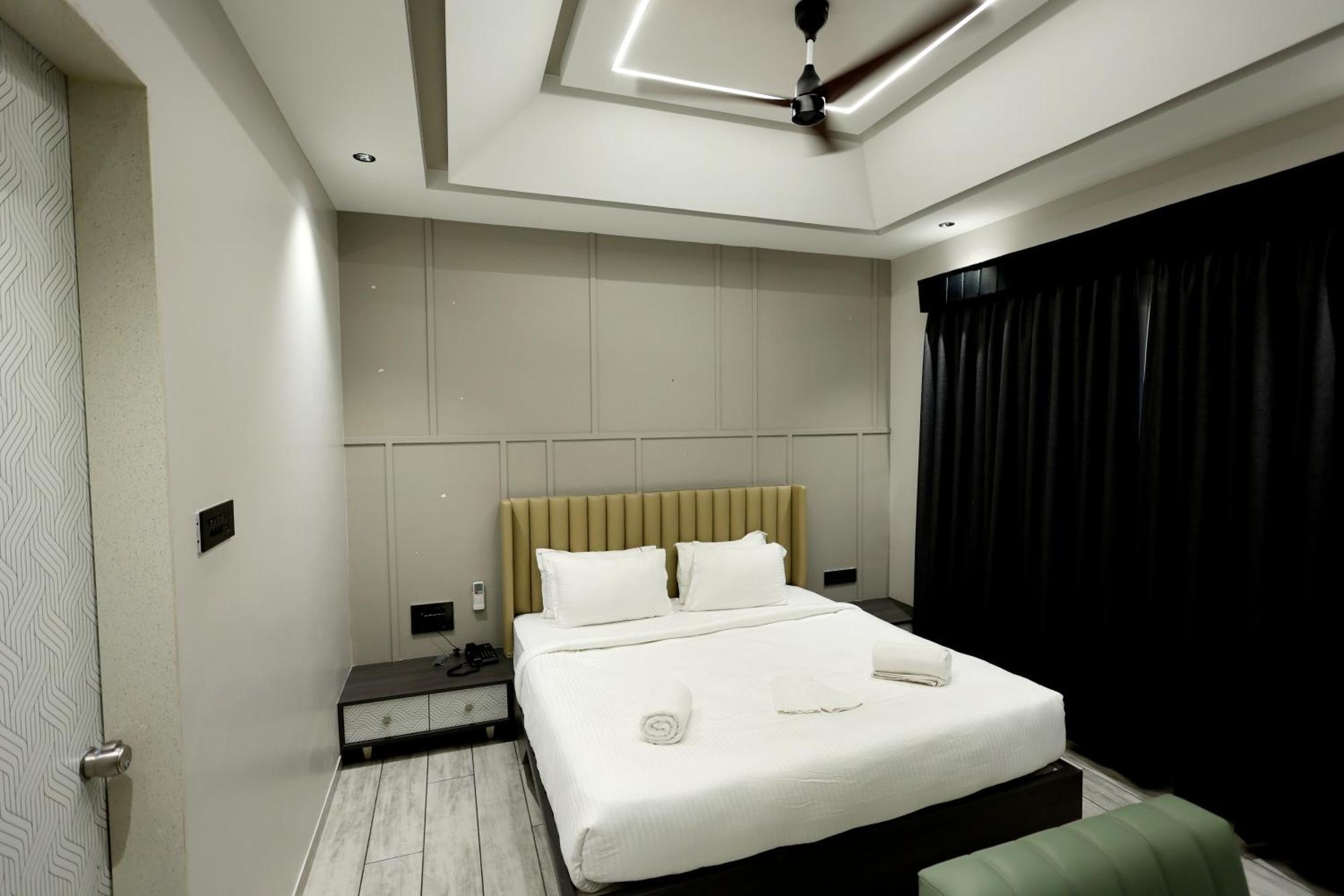 Hotel Statusinn, Ichalkaranji 외부 사진