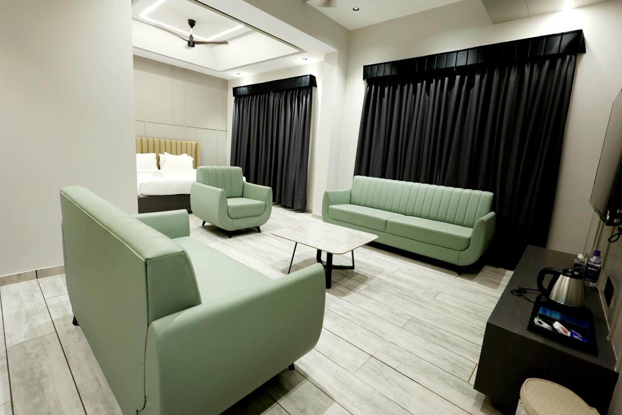 Hotel Statusinn, Ichalkaranji 외부 사진