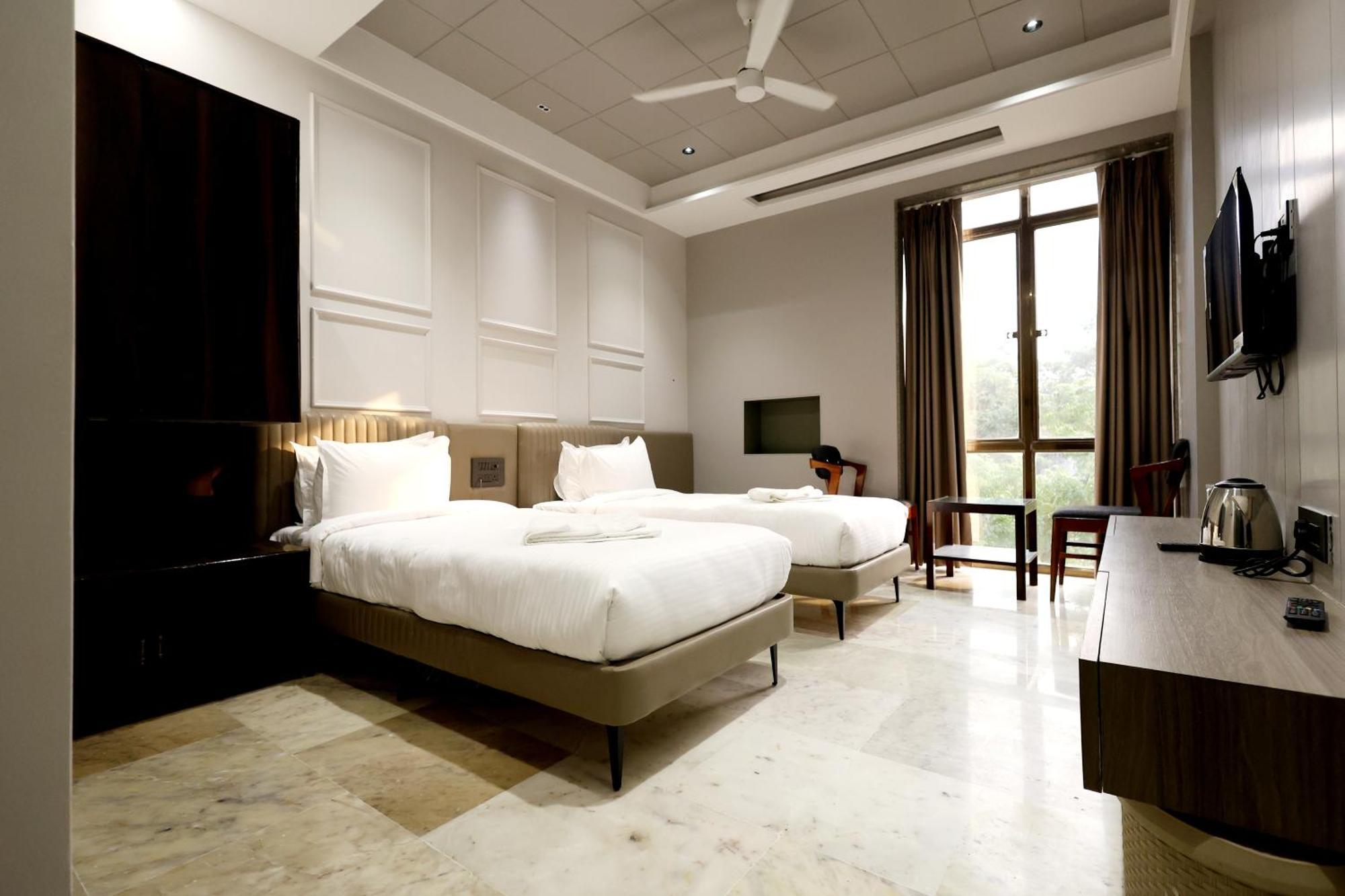 Hotel Statusinn, Ichalkaranji 외부 사진