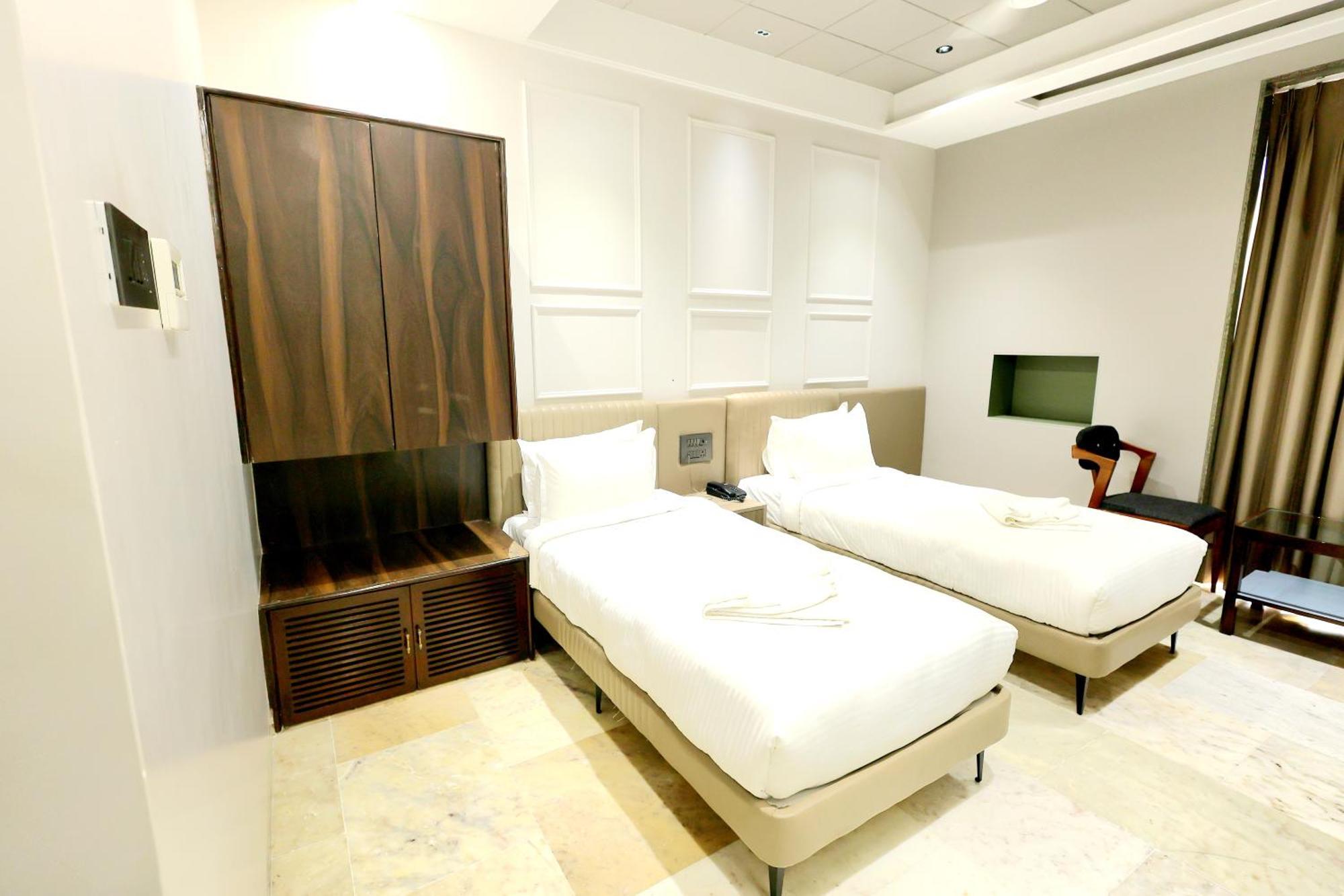 Hotel Statusinn, Ichalkaranji 외부 사진