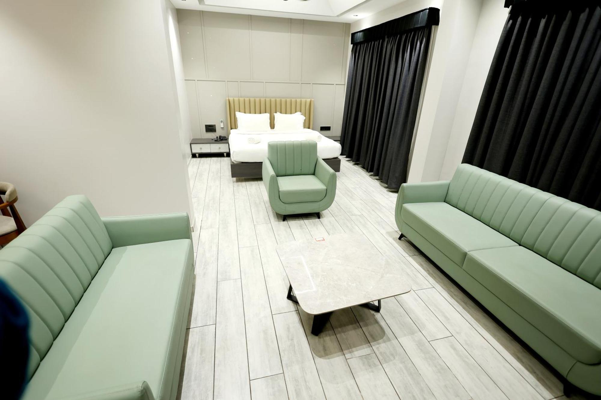 Hotel Statusinn, Ichalkaranji 외부 사진