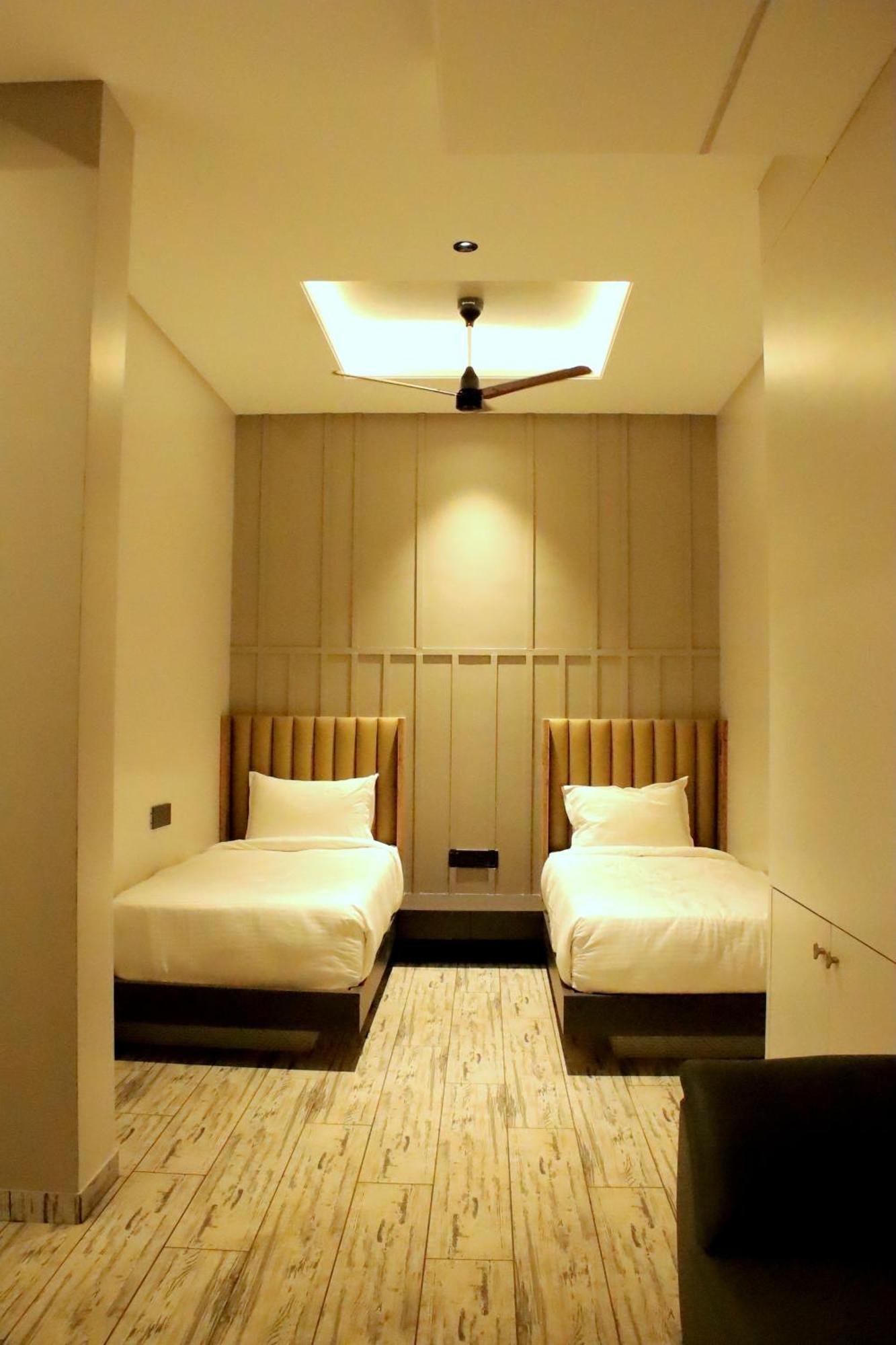 Hotel Statusinn, Ichalkaranji 외부 사진