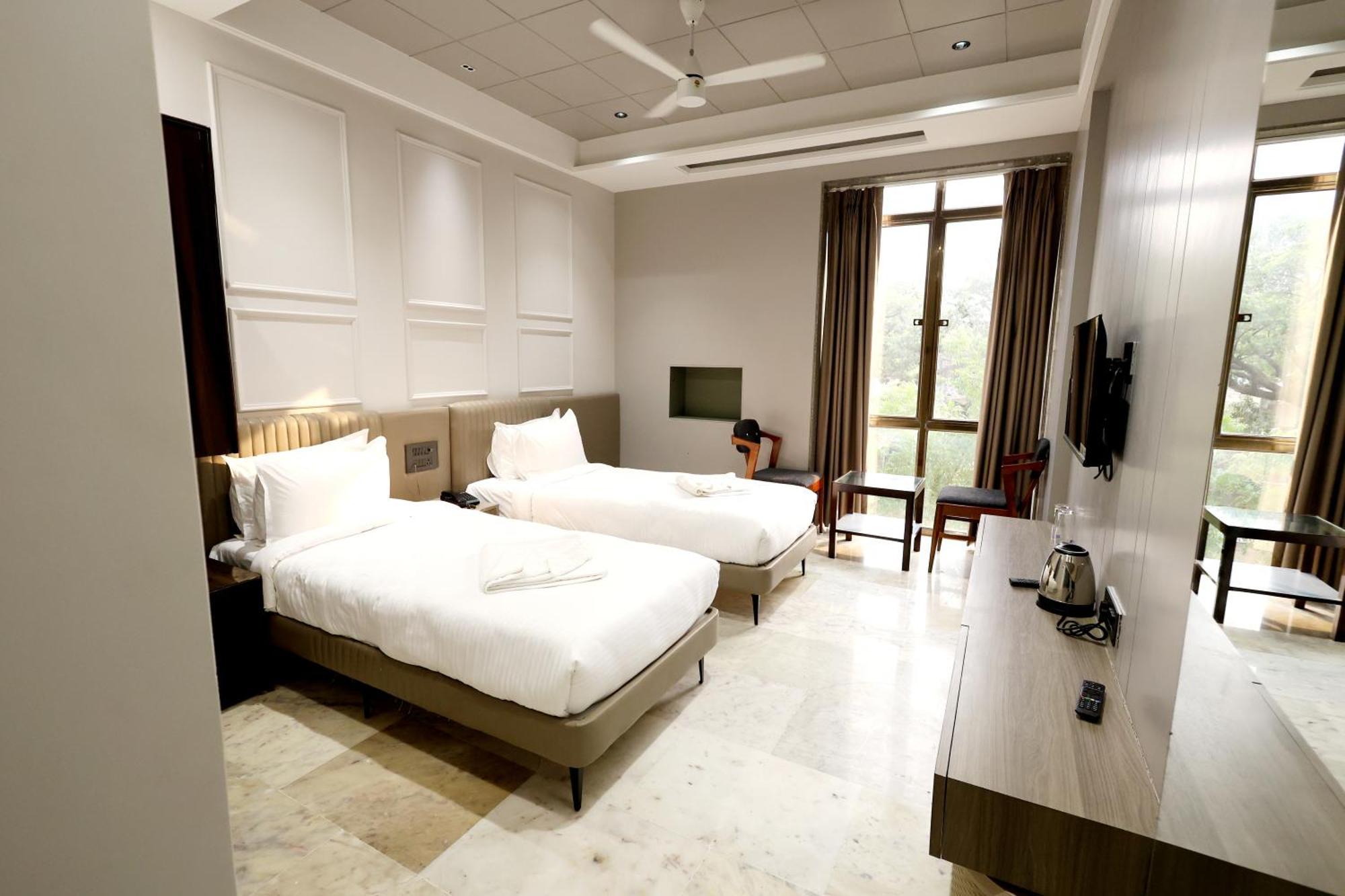 Hotel Statusinn, Ichalkaranji 외부 사진
