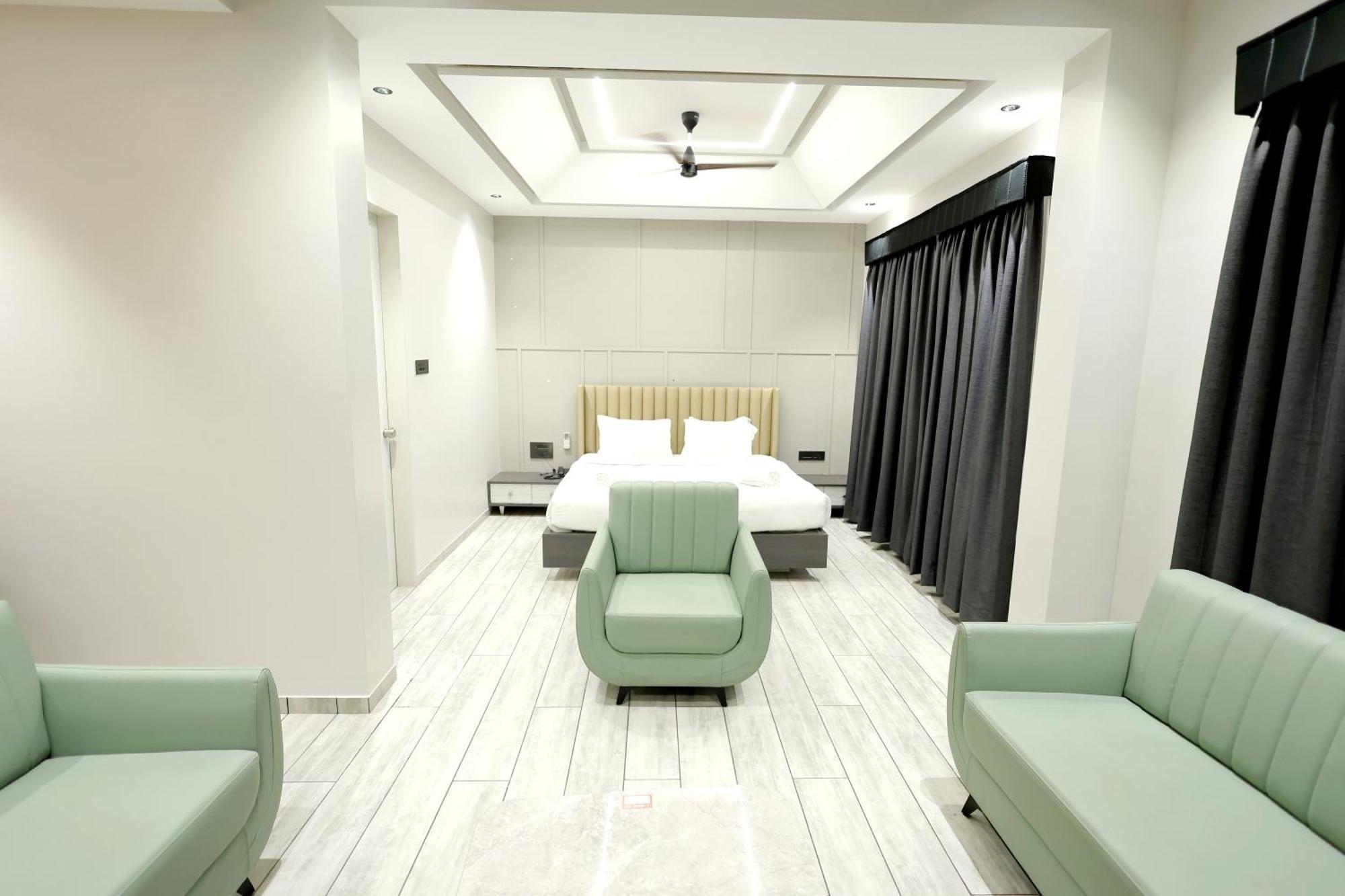 Hotel Statusinn, Ichalkaranji 외부 사진
