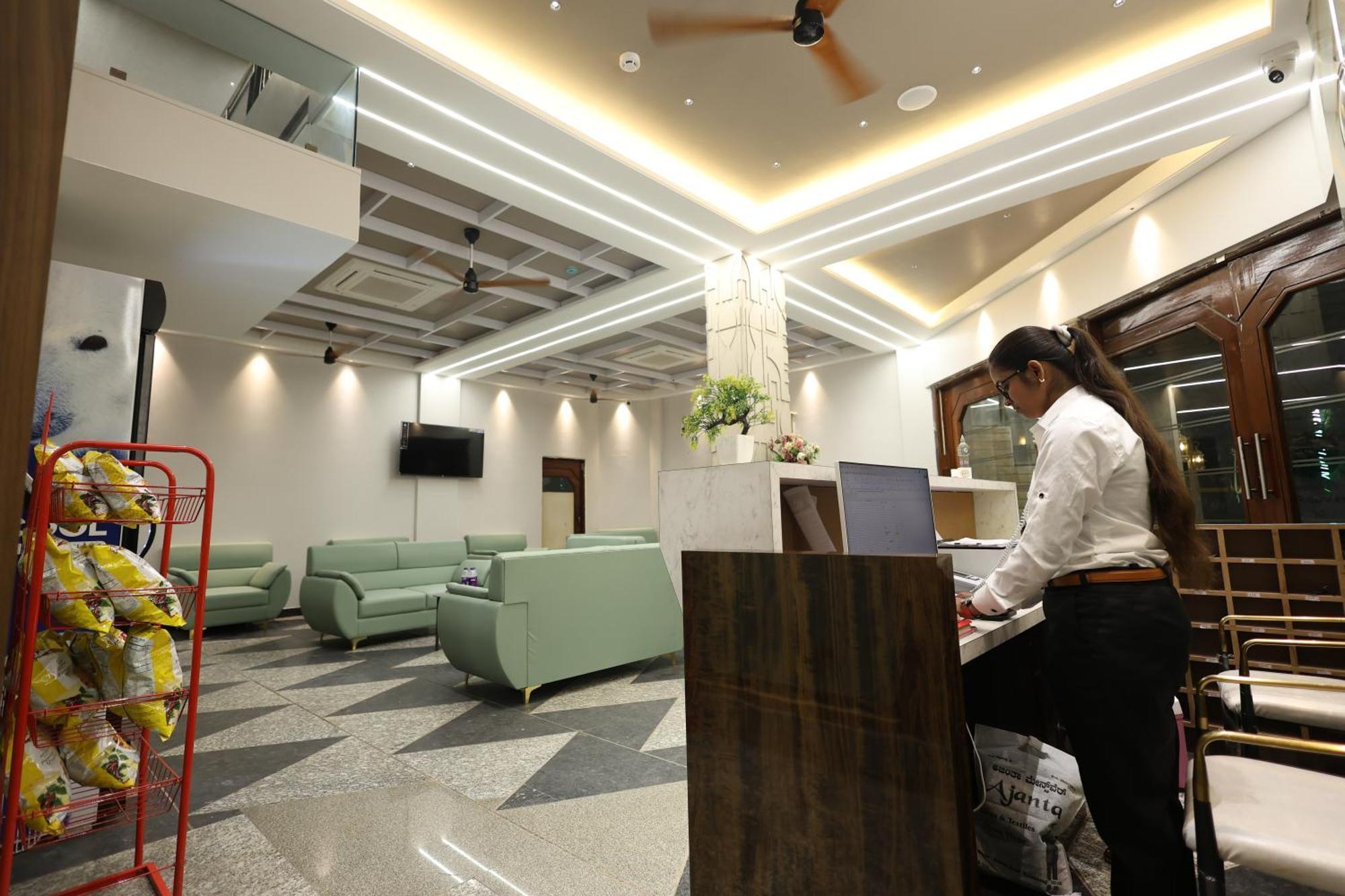 Hotel Statusinn, Ichalkaranji 외부 사진