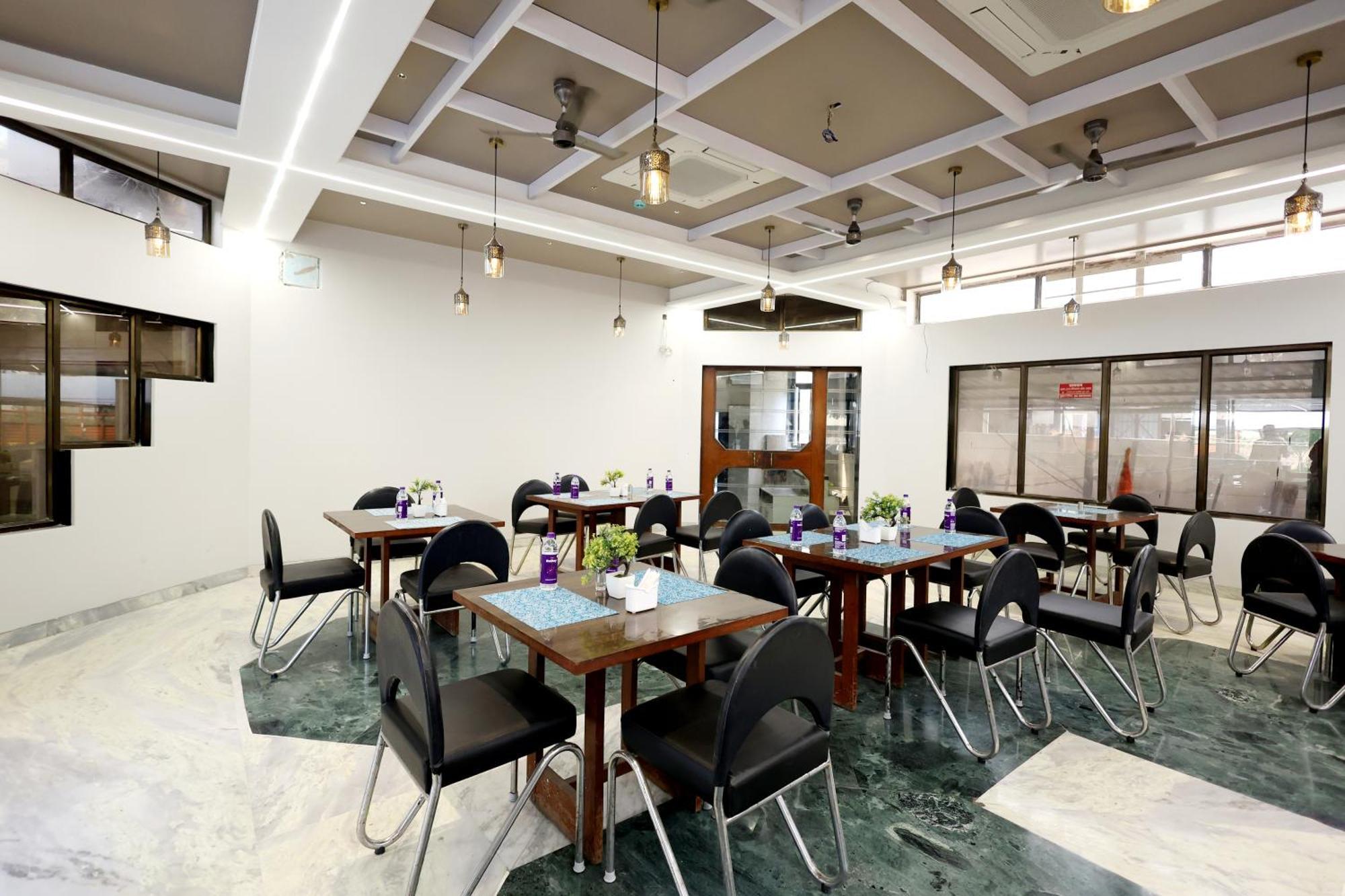 Hotel Statusinn, Ichalkaranji 외부 사진